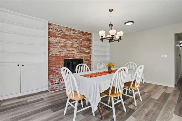 925 W 27th Terrace, Lawrence, KS 66046