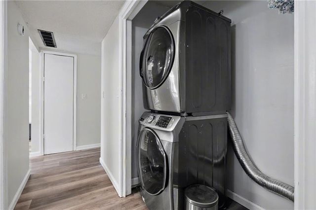 925 W 27th Terrace, Lawrence, KS 66046