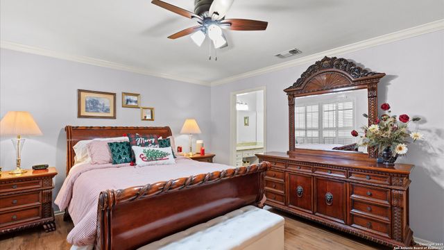 165 W Rampart Dr Apt 202, San Antonio, TX 78216