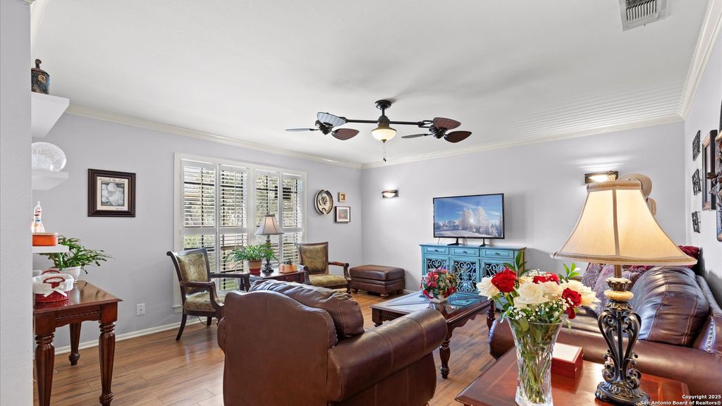 165 W Rampart Dr Apt 202, San Antonio, TX 78216