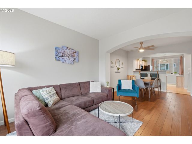 15445 Sw SPARROW Loop 104, Beaverton, OR 97007