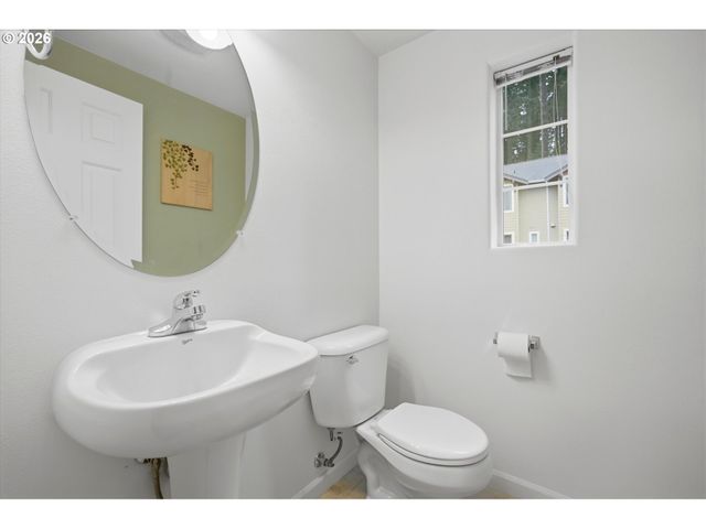 15445 Sw SPARROW Loop 104, Beaverton, OR 97007