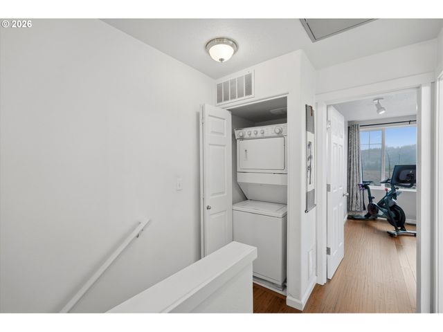 15445 Sw SPARROW Loop 104, Beaverton, OR 97007