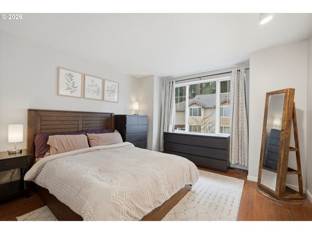 15445 Sw SPARROW Loop 104, Beaverton, OR 97007