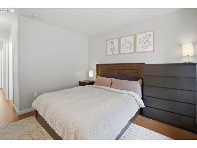 15445 Sw SPARROW Loop 104, Beaverton, OR 97007