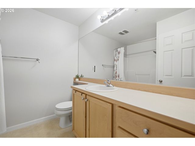 15445 Sw SPARROW Loop 104, Beaverton, OR 97007