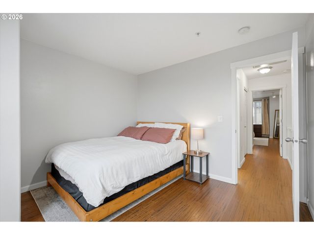 15445 Sw SPARROW Loop 104, Beaverton, OR 97007