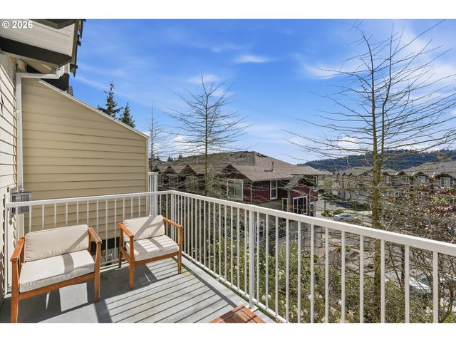 15445 Sw SPARROW Loop 104, Beaverton, OR 97007