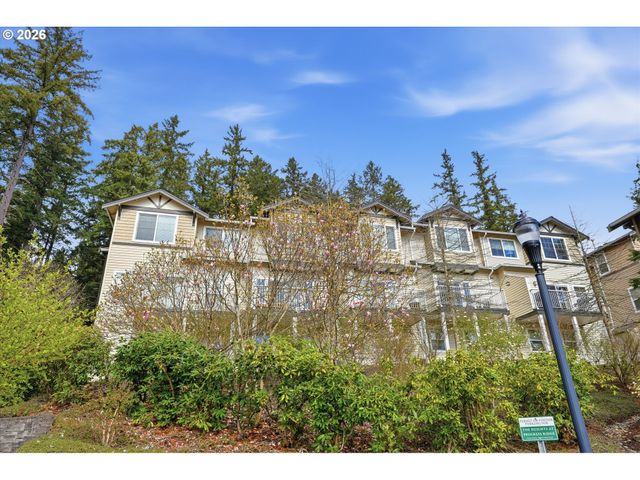 15445 Sw SPARROW Loop 104, Beaverton, OR 97007