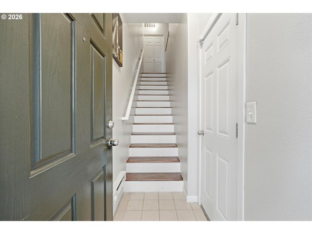 15445 Sw SPARROW Loop 104, Beaverton, OR 97007