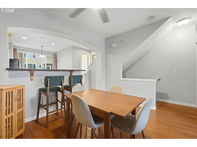 15445 Sw SPARROW Loop 104, Beaverton, OR 97007