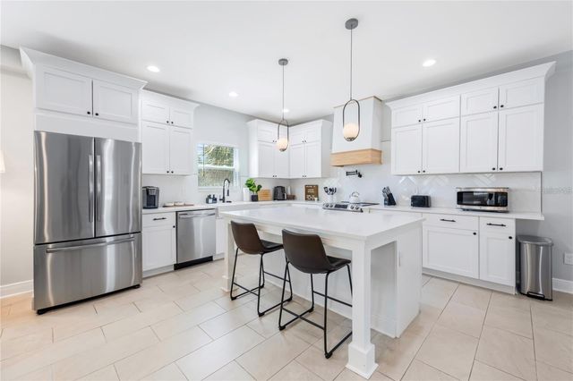 707 N DISSTON AVENUE, Tarpon Springs, FL 34689