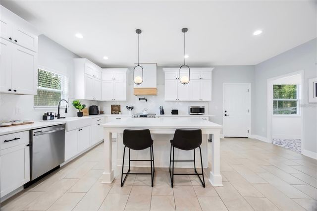 707 N DISSTON AVENUE, Tarpon Springs, FL 34689