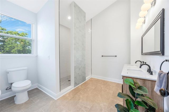 707 N DISSTON AVENUE, Tarpon Springs, FL 34689