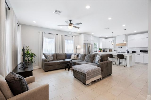 707 N DISSTON AVENUE, Tarpon Springs, FL 34689