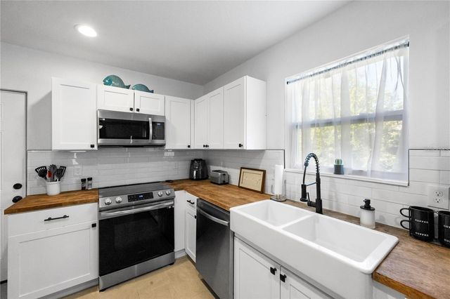 707 N DISSTON AVENUE, Tarpon Springs, FL 34689