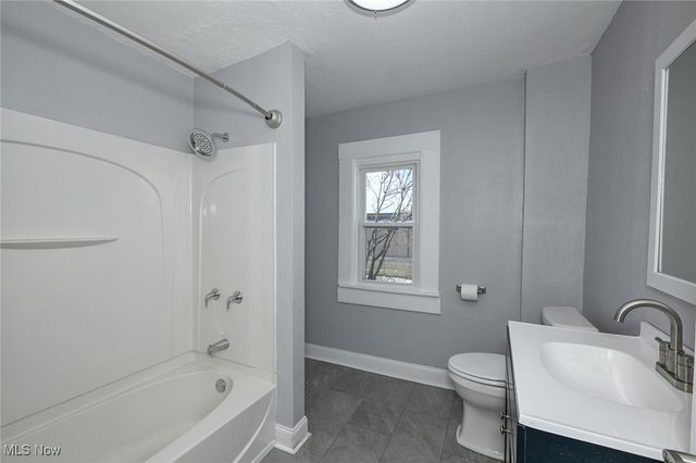 200 8th Street NW, Barberton, OH 44203