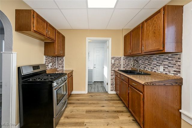 200 8th Street NW, Barberton, OH 44203