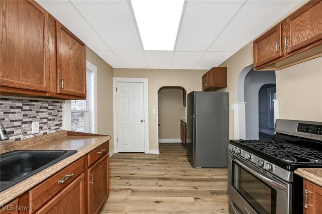 200 8th Street NW, Barberton, OH 44203