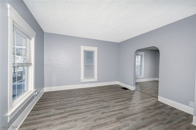 200 8th Street NW, Barberton, OH 44203