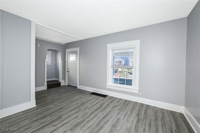 200 8th Street NW, Barberton, OH 44203