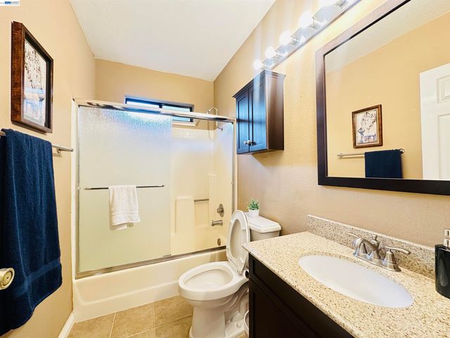 320 N Villa Way, Walnut Creek, CA 94595