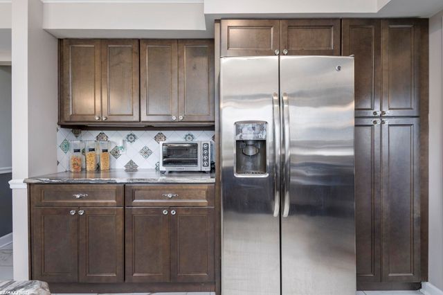 31352 Carmody Drive, Warren, MI 48092