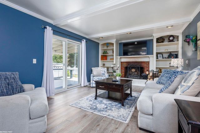 31352 Carmody Drive, Warren, MI 48092