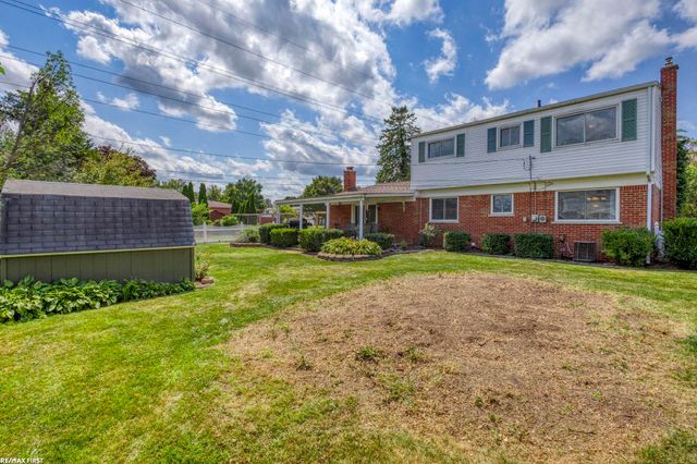 31352 Carmody Drive, Warren, MI 48092