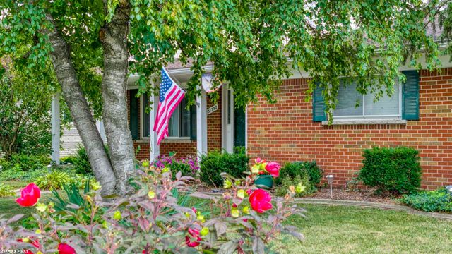 31352 Carmody Drive, Warren, MI 48092