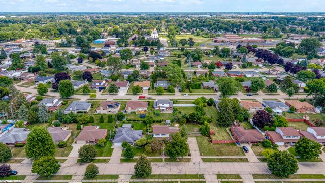 31352 Carmody Drive, Warren, MI 48092