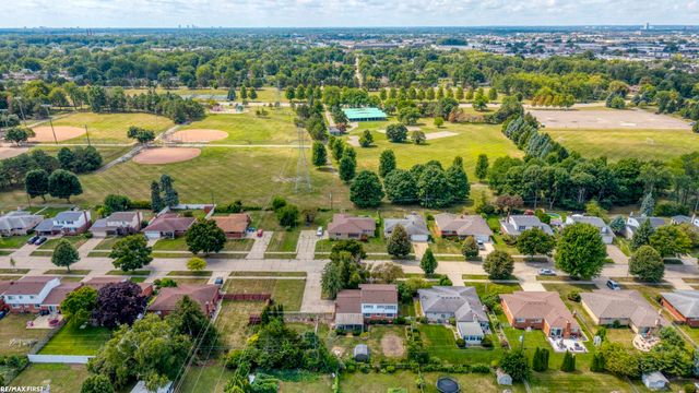 31352 Carmody Drive, Warren, MI 48092