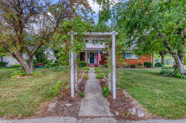 31352 Carmody Drive, Warren, MI 48092