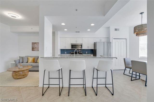 2740 Cypress Trace CIR 2717, Naples, FL 34119