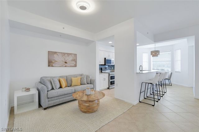 2740 Cypress Trace CIR 2717, Naples, FL 34119