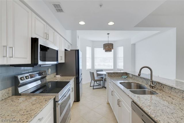 2740 Cypress Trace CIR 2717, Naples, FL 34119