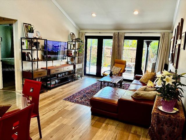 9313 SW 130th St, Miami, FL 33176