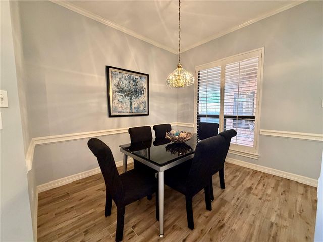 8027 Oakwood Garden Street, Houston, TX 77040