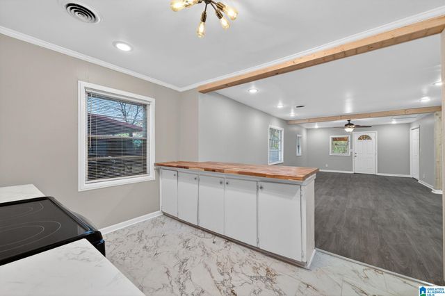 1605 27TH AVENUE N, Hueytown, AL 35023