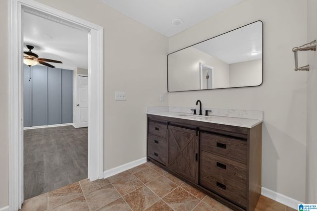 1605 27TH AVENUE N, Hueytown, AL 35023