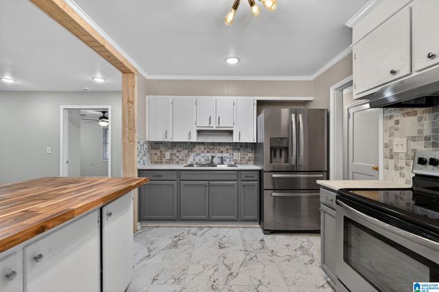 1605 27TH AVENUE N, Hueytown, AL 35023