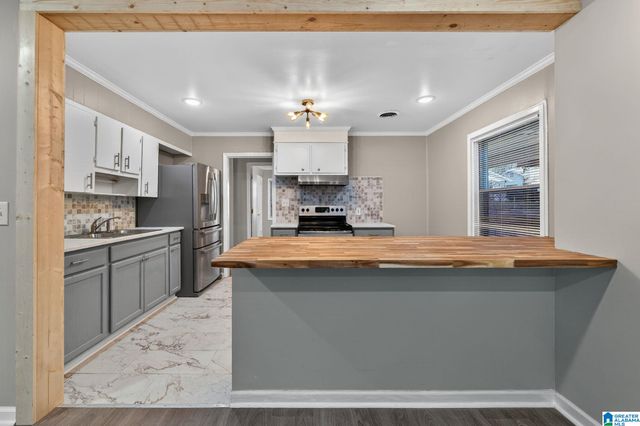 1605 27TH AVENUE N, Hueytown, AL 35023