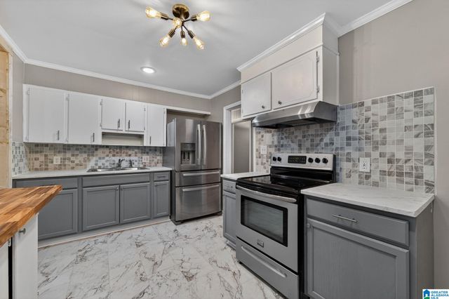 1605 27TH AVENUE N, Hueytown, AL 35023