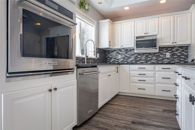 42 Bromley Road, Pittsford, NY 14534