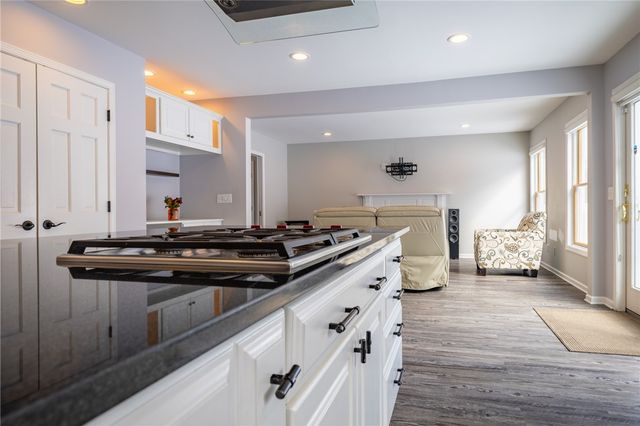 42 Bromley Road, Pittsford, NY 14534