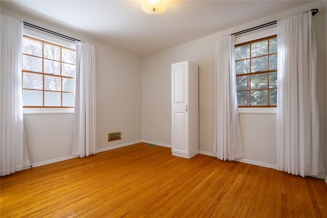 42 Bromley Road, Pittsford, NY 14534