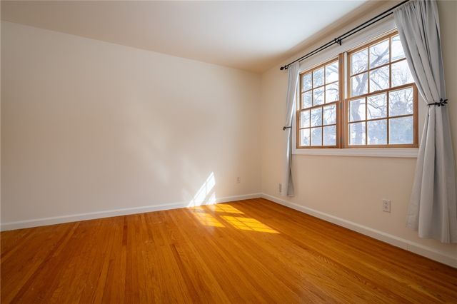 42 Bromley Road, Pittsford, NY 14534