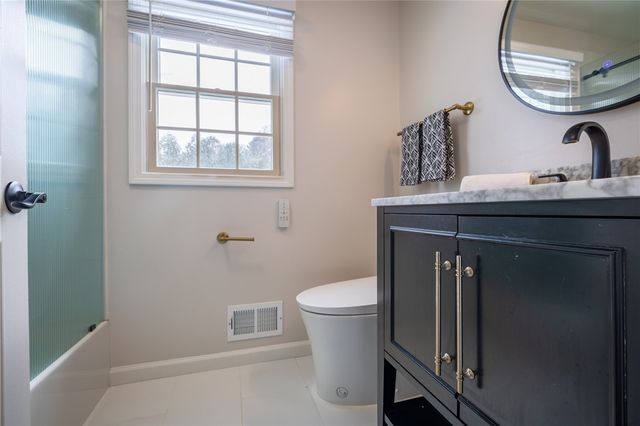 42 Bromley Road, Pittsford, NY 14534