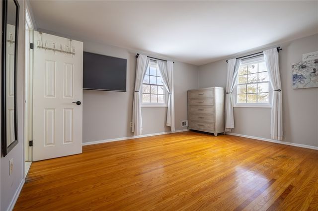 42 Bromley Road, Pittsford, NY 14534