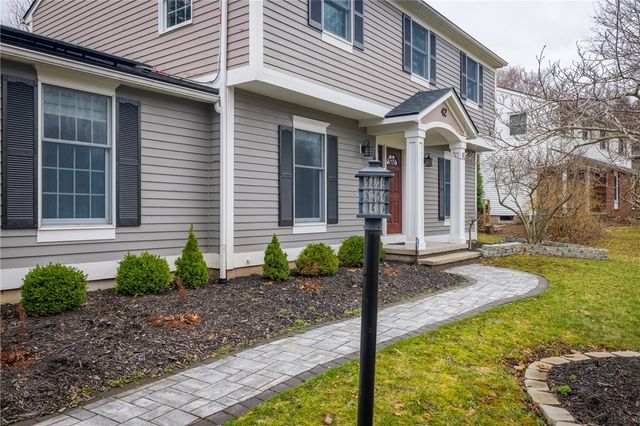 42 Bromley Road, Pittsford, NY 14534